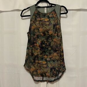 Lululemon workout tank size 8
